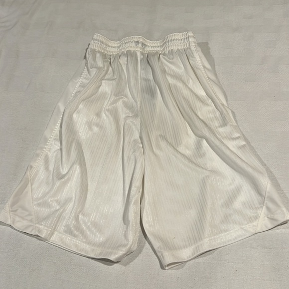 Nike white shorts - Picture 4 of 8